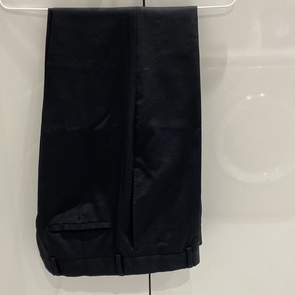 Suits - Picture 3 of 3